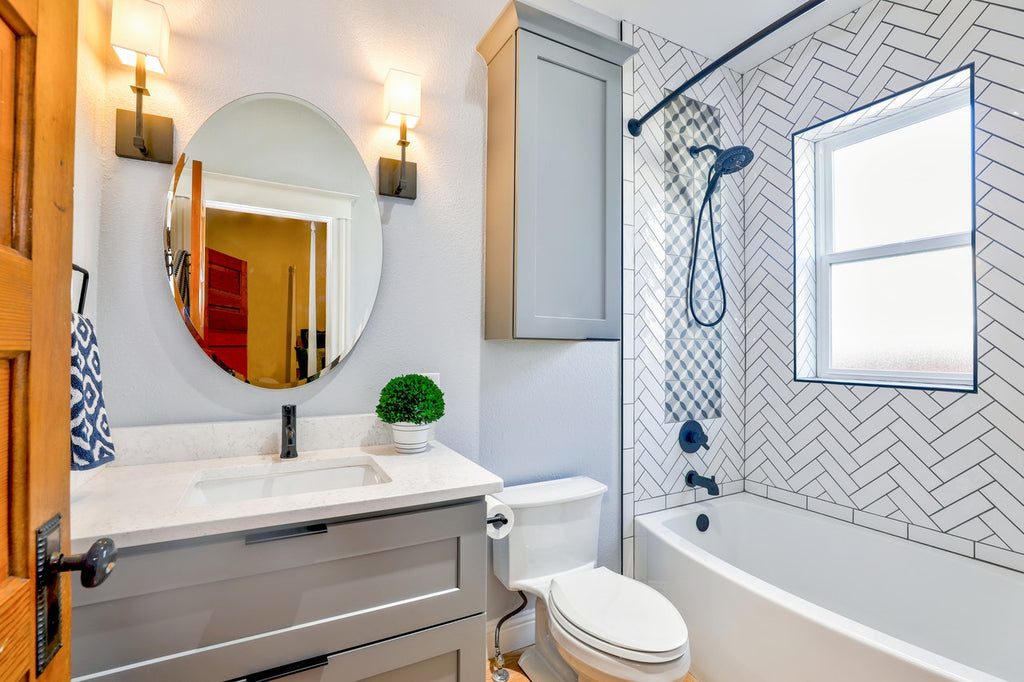 4 Tips for Keeping Your Bathroom Neat & Organized