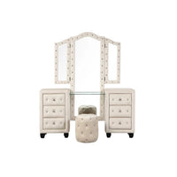 luxurious Four-Poster Queen 4 Pc Vanity Bedroom Set Made with Wood